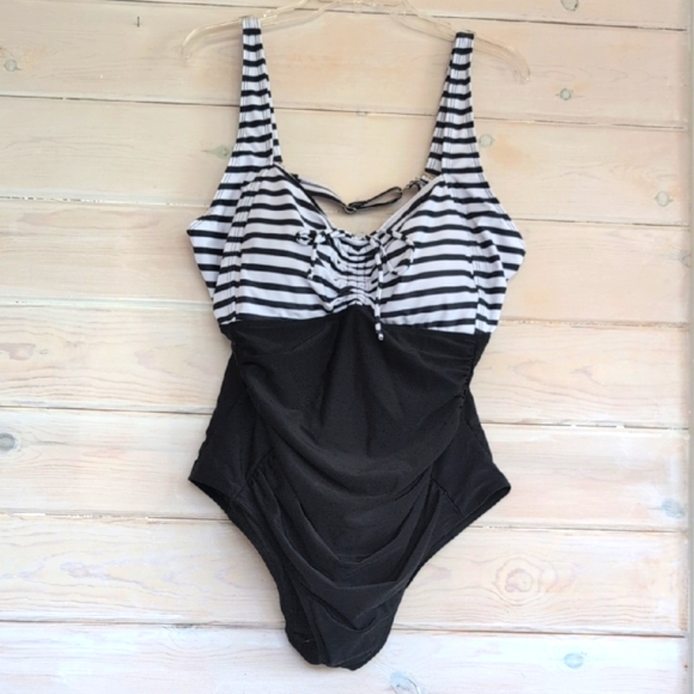 Daci Plus Size  Retro Striped Black & White Swimsuit 20W  Tummy Control NWOT